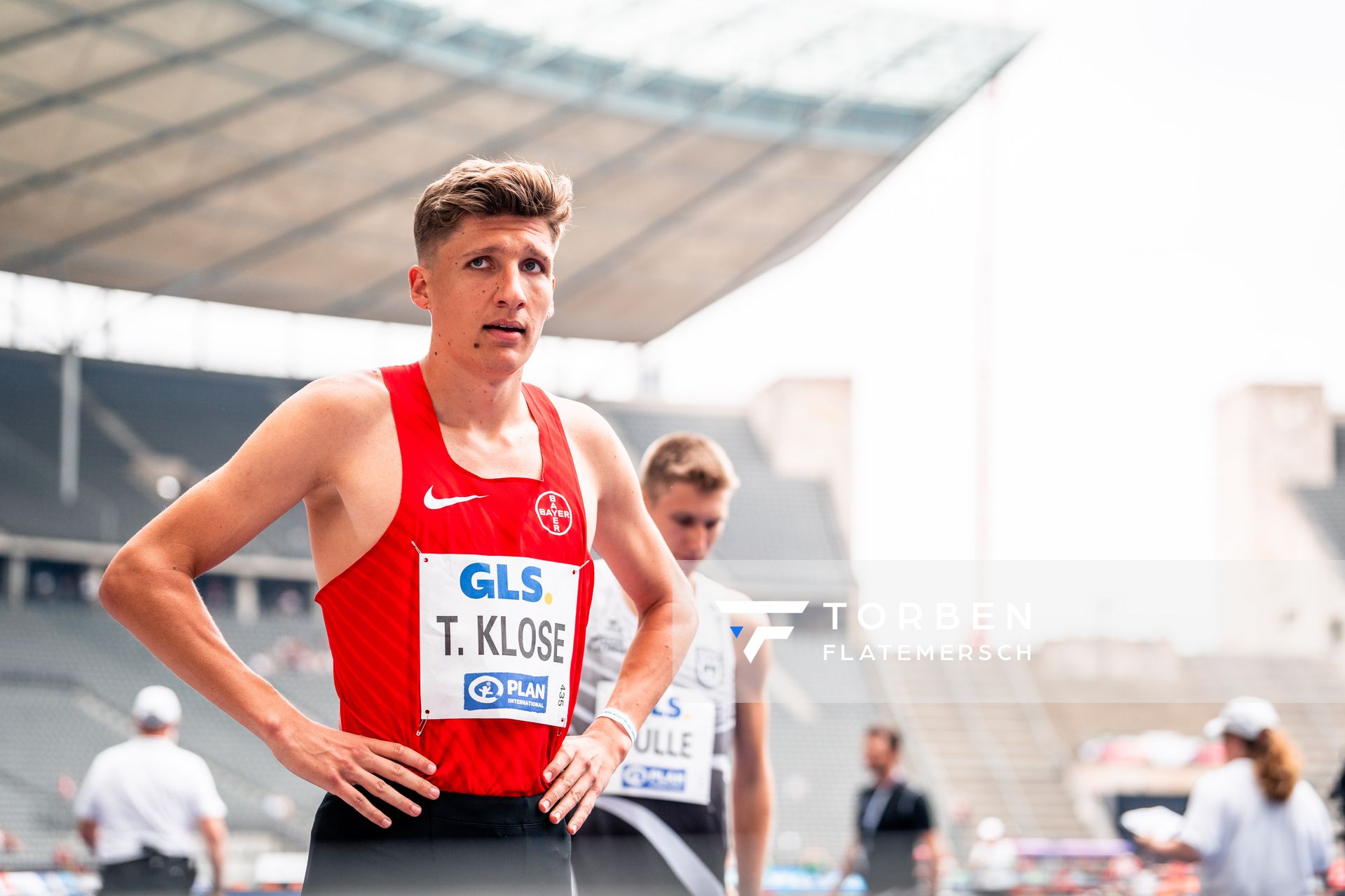 Tom Klose (TSV Bayer 04 Leverkusen) vor dem 800m Halbfinale waehrend der deutschen Leichtathletik-Meisterschaften im Olympiastadion am 25.06.2022 in Berlin